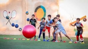 詹姆斯生涯总得分突破4.5万，历史第一人