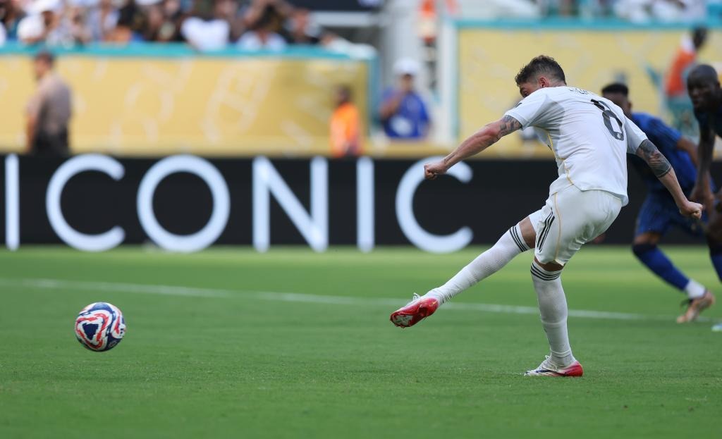 瑟洛特打趣：客场对阵巴萨，我早上醒来时就知道要进球了